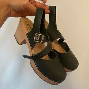 - Lotta from Stockholm Swedish clogs forest green size 40